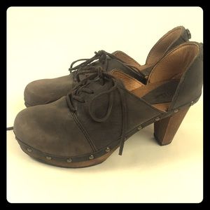 Sanitas Clogs Size 8